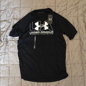 Under Armour Black Short Sleeve Tee